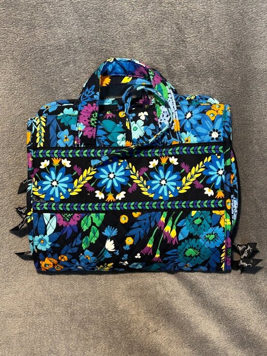 Vera Bradley Handbags - Vera Bradley Hanging Organizer Bag Midnight Blues Retired Travel Cosmetic Mint